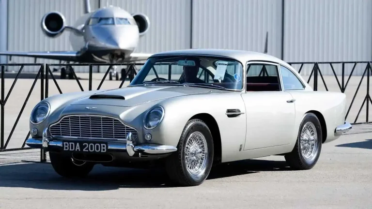 Aston Martin DB5 1964